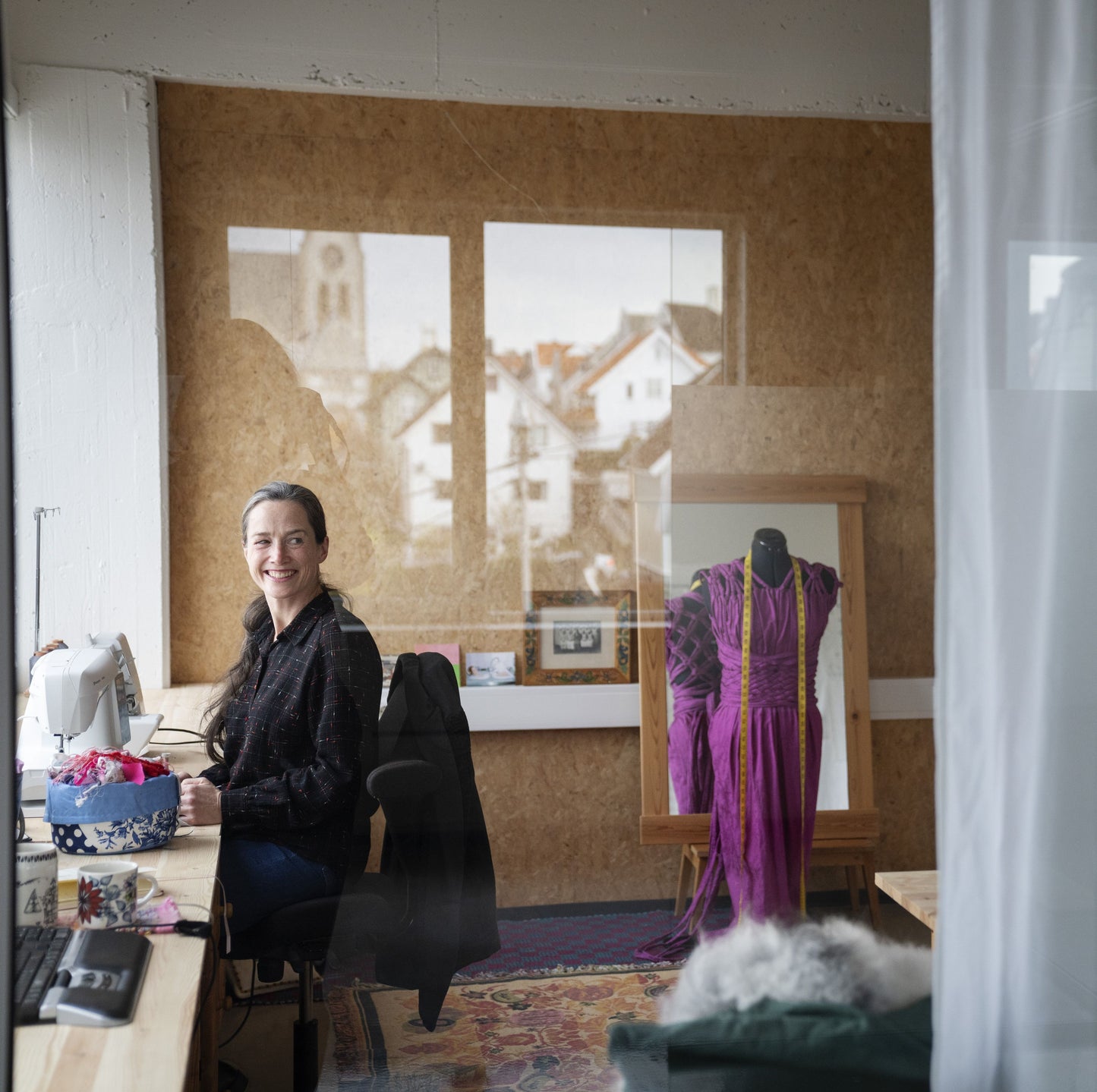 Bildet viser atelieret der du kan få eksklusiv syhjelp av Turi Rudningen i nøysøm