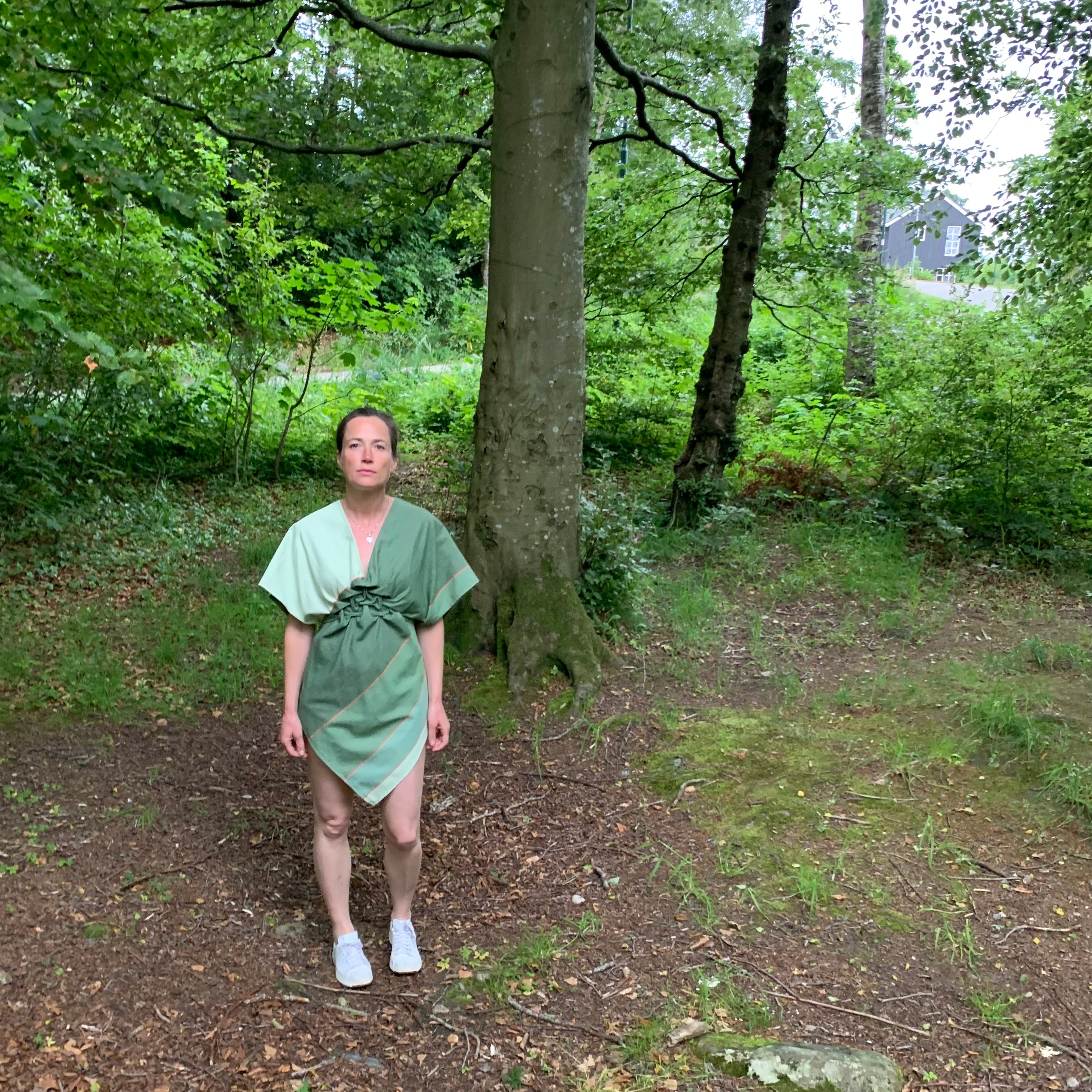 Turi Rudningen med zero waste kjole fra nøysøm